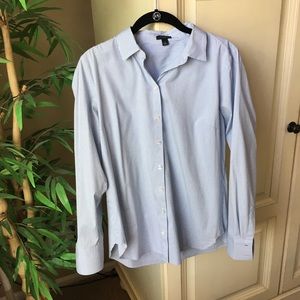 ANN TAYLOR WOMENS BLU AND WHITE STRIPE BUTTON DOWN